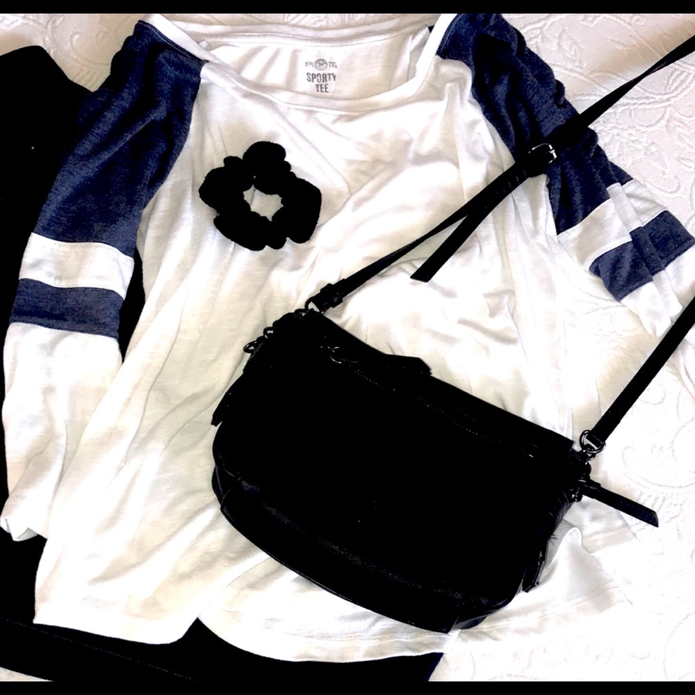 MUDD Comfy sports T!